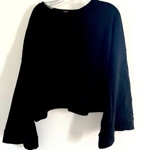WARM NY BELL SLEEVE SWEATER